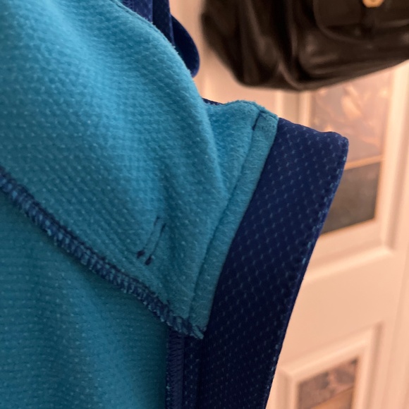 Under Armour Zippered Jacket - Picture 9 of 10